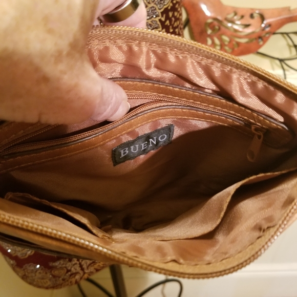 Bueno med-size crossbody - Picture 4 of 4